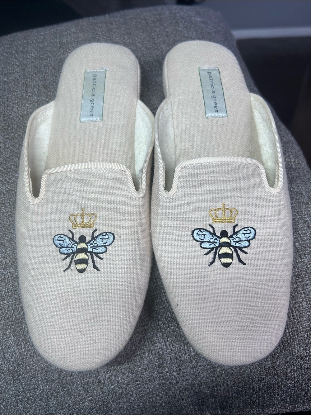 Patricia Green Beige Bee Embroidered Slide Slippers with Gold Crown, Sz 7
